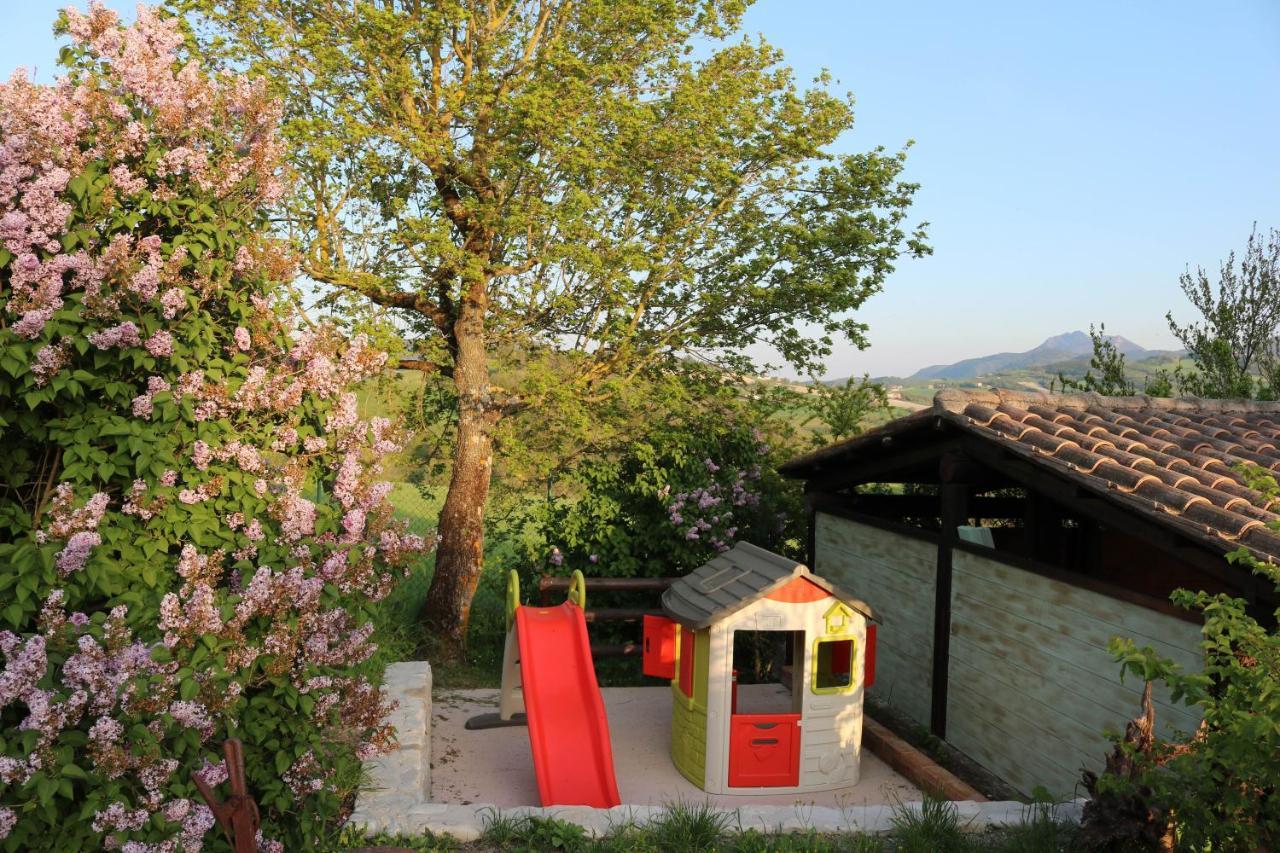 Appartamento La collina dei ciliegi Cagli Esterno foto