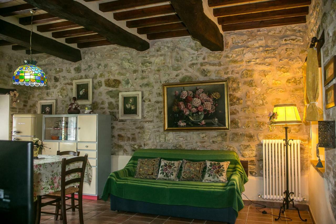 Appartamento La collina dei ciliegi Cagli Esterno foto